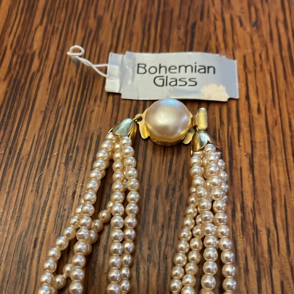 Women’s Bohemian Glass 16” choker - Picture 2 of 5